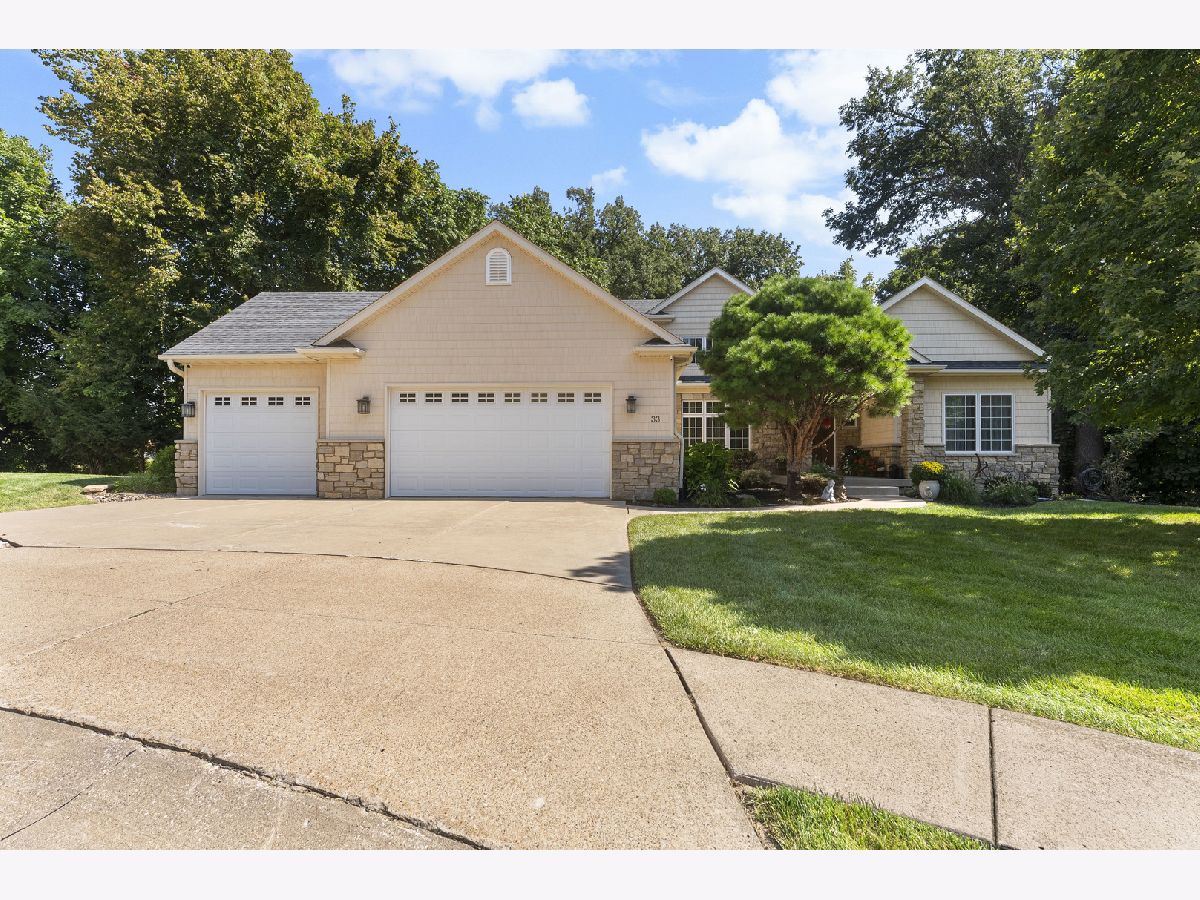 Homes For Sale Chippiannock Trails Rock Island Illinois, 33 Chippiannock Place