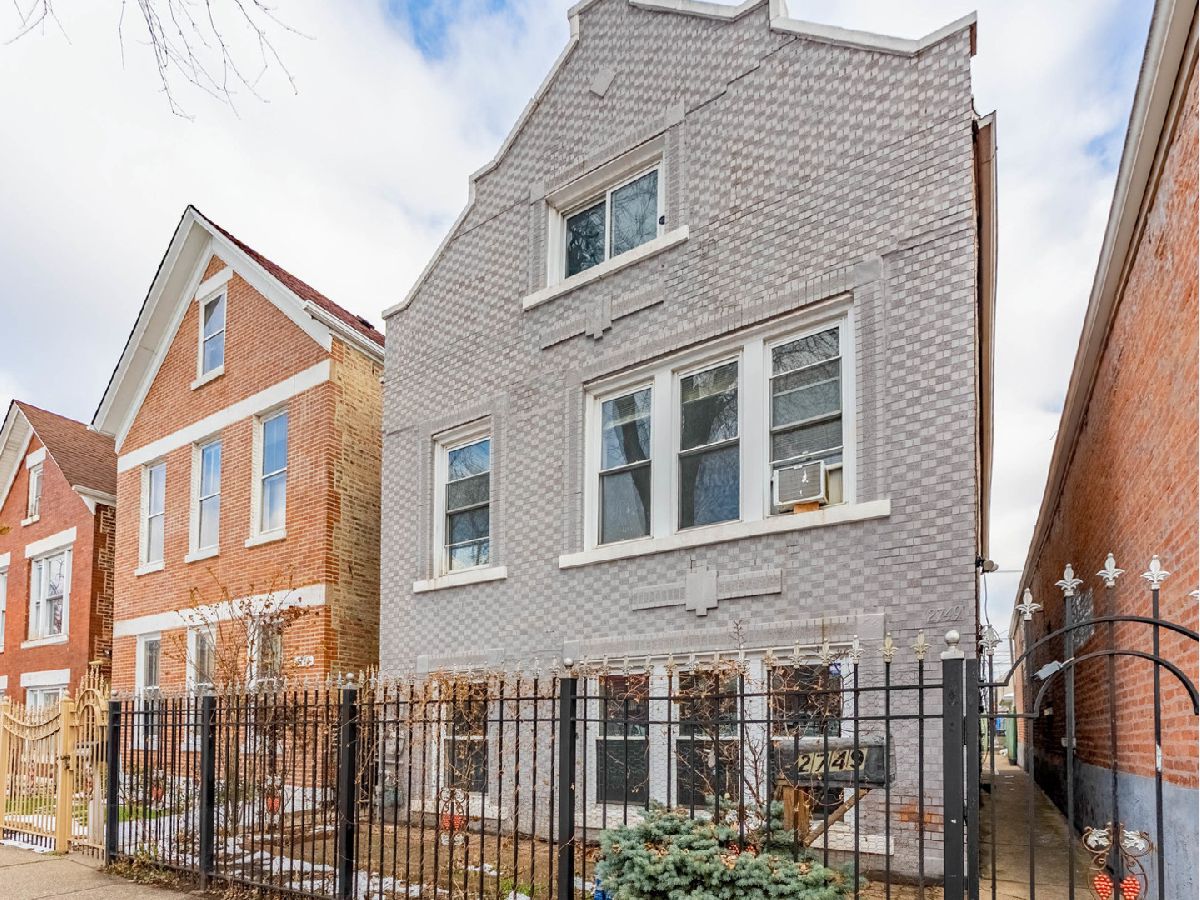  For Sale Chicago Illinois, 2749 Trumbull Avenue