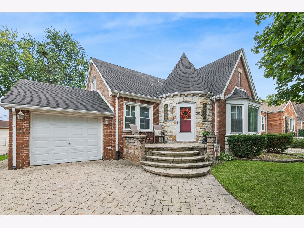  For Sale Evergreen Park Illinois, 9815 Millard Avenue