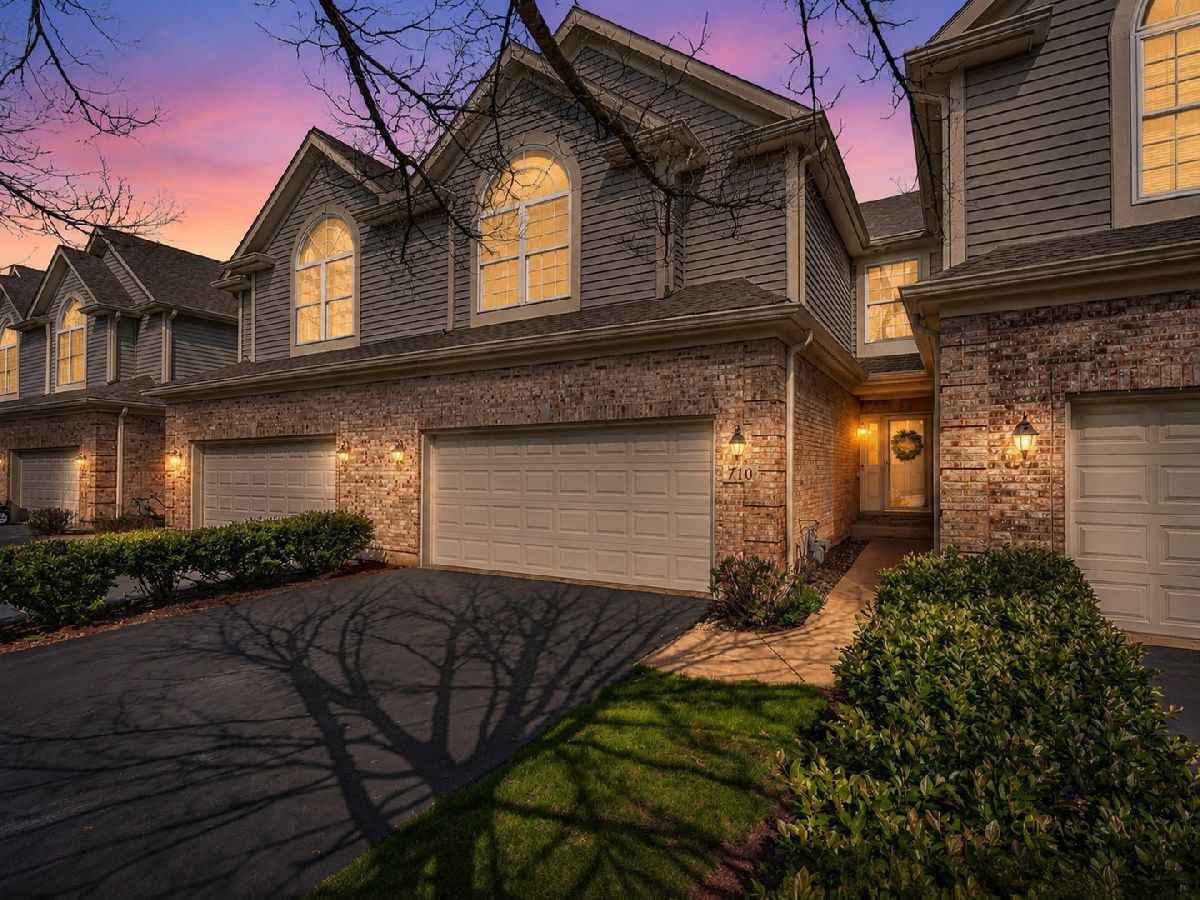  For Sale Lake In The Hills Illinois, 710 Juniper Lane