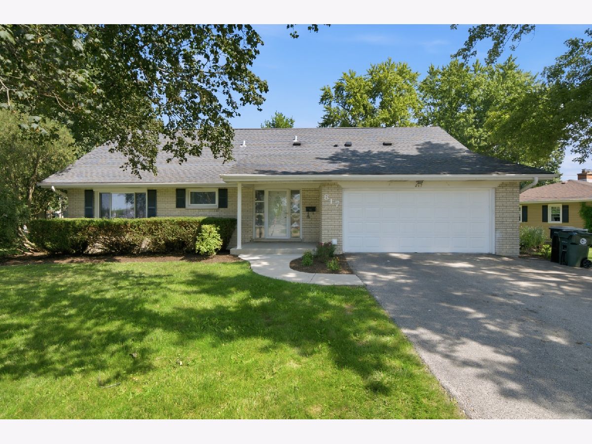  Rented Batavia Illinois, 817 Illinois