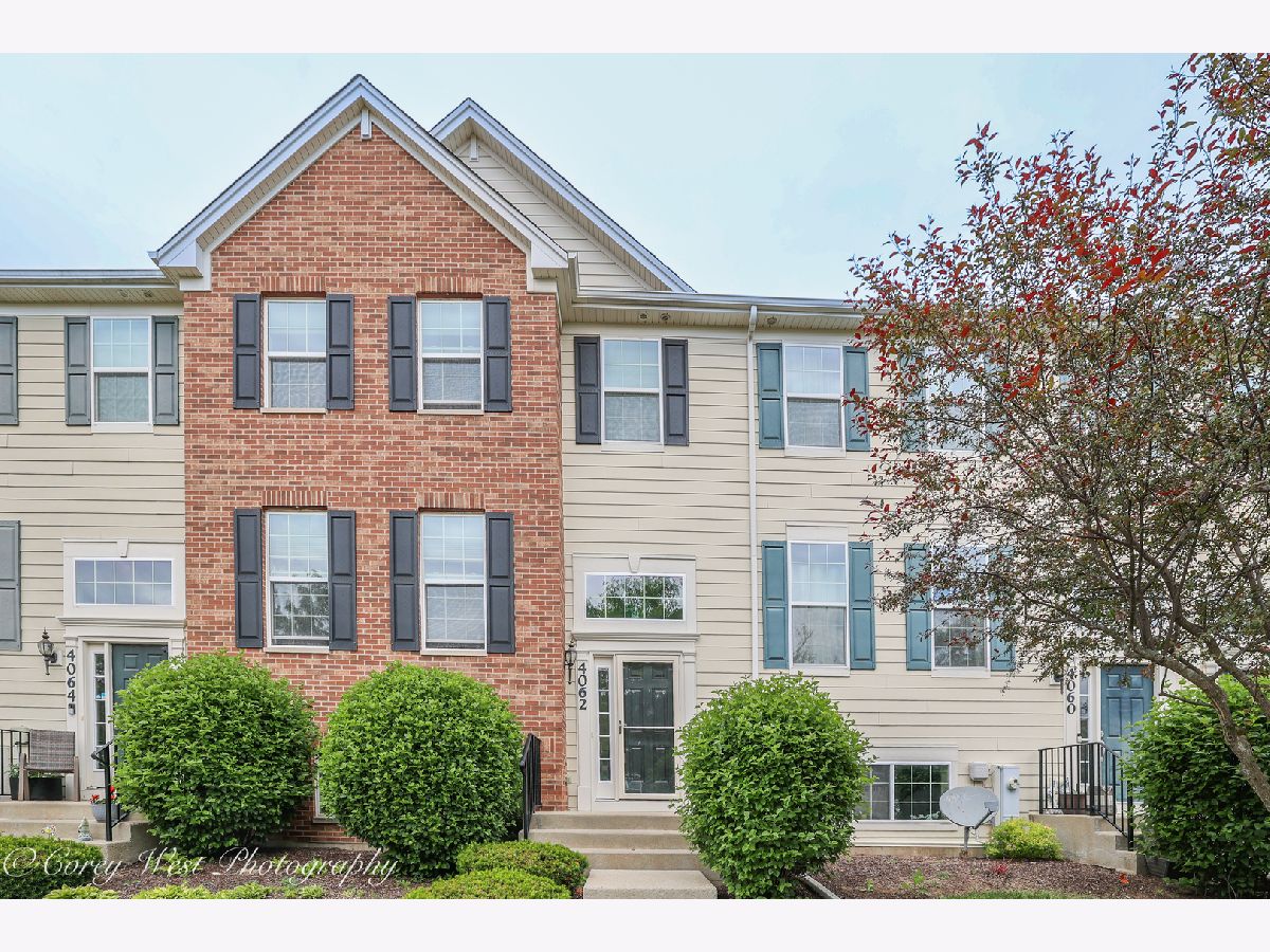  For Sale Elgin Illinois, 4062 Pompton Avenue