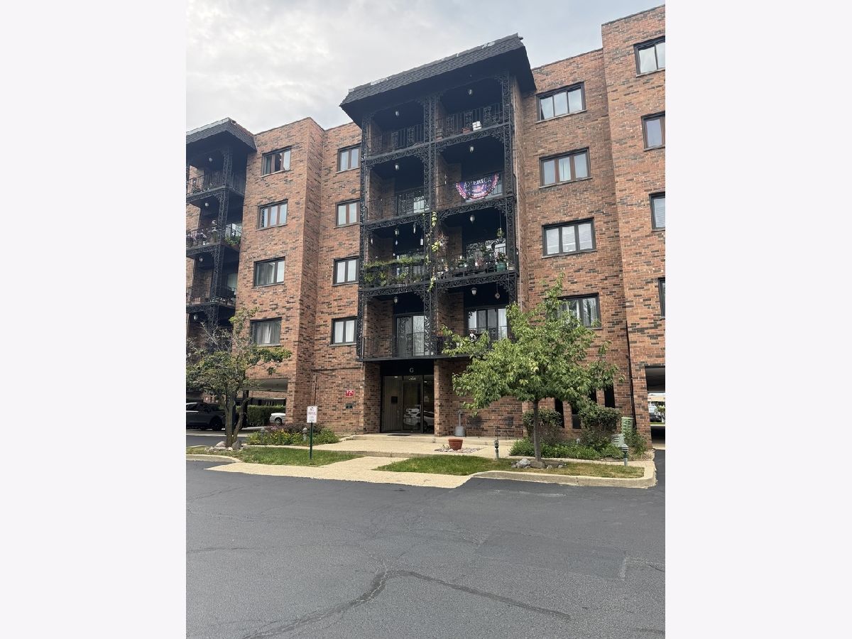 For Sale Des Plaines Illinois, 9374 Landings Lane