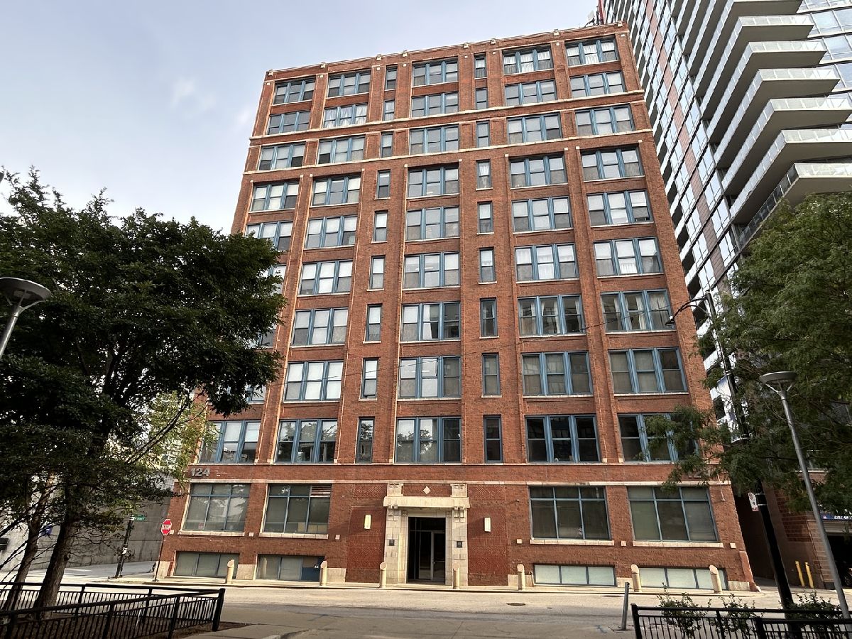Condominiums For Sale Folio Square Chicago Illinois, 124 Polk Street