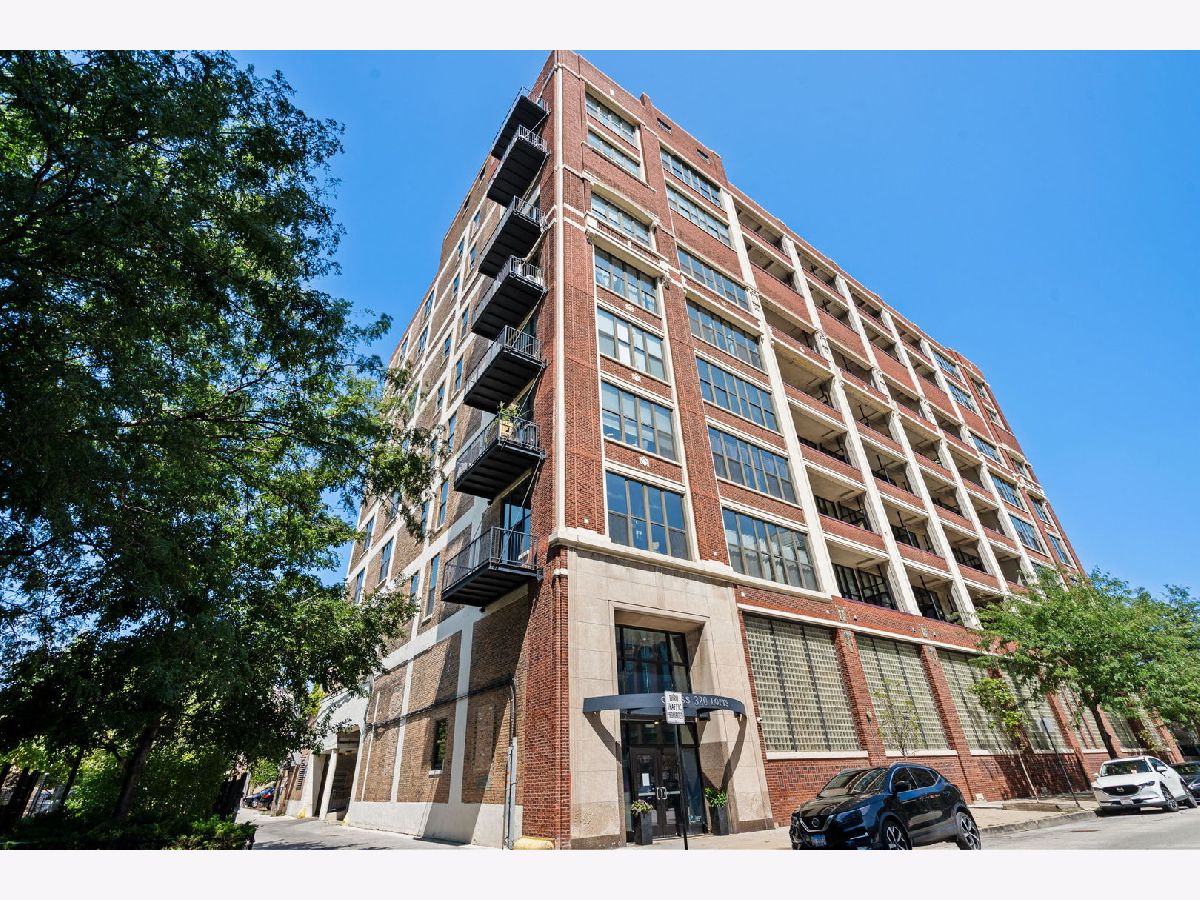  Rented Chicago Illinois, 320 21st