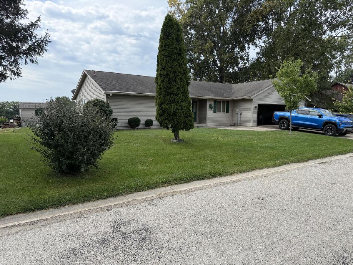  For Sale Mansfield Illinois, 29 Shoreline Drive