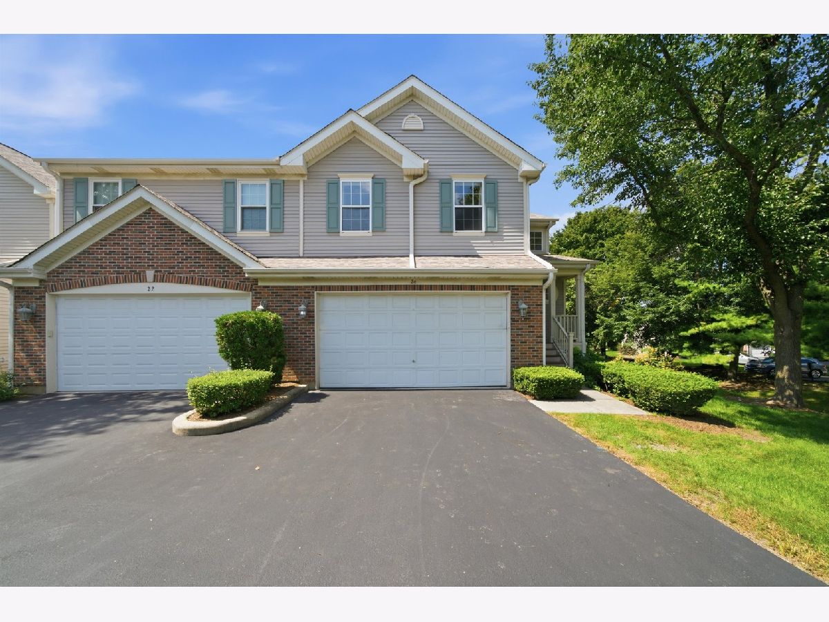 Townhomes & Homes For Sale The Highlands Streamwood Illinois, 24 Stonegate Lane