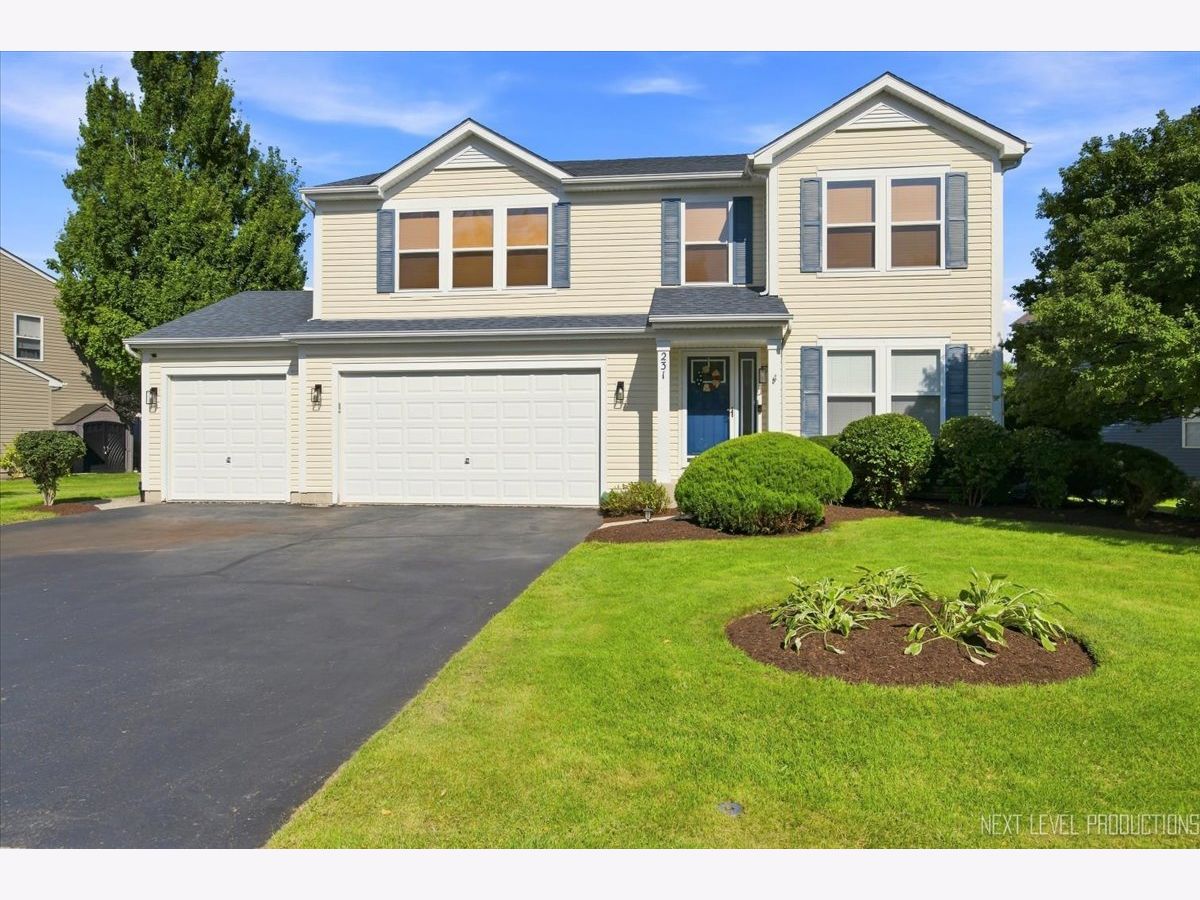  For Sale Hampshire Illinois, 231 White Oak Street