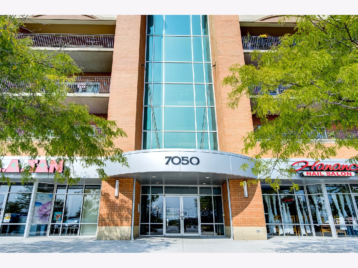 Condominiums For Sale Tinley Pointe Centre Tinley Park Illinois, 7050 183rd Street