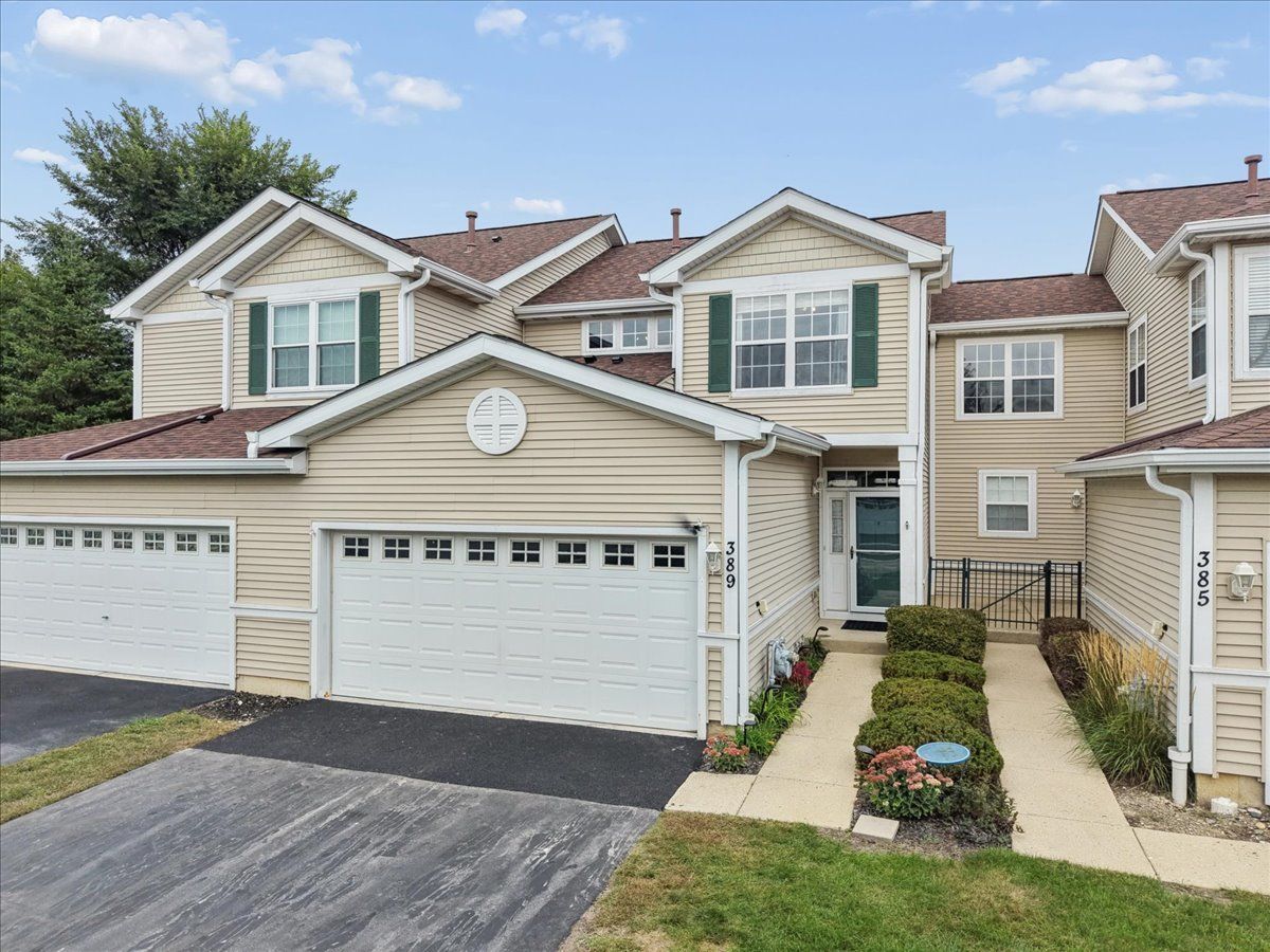  For Sale Round Lake Illinois, 389 Carlisle Court