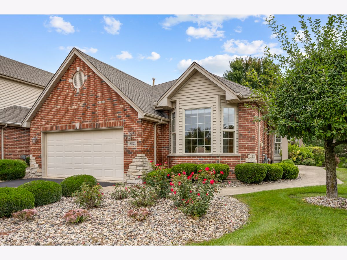 Townhomes & Homes For Sale Breckenridge At Preserve Orland Park Illinois, 18021 Breckenridge Boulevard
