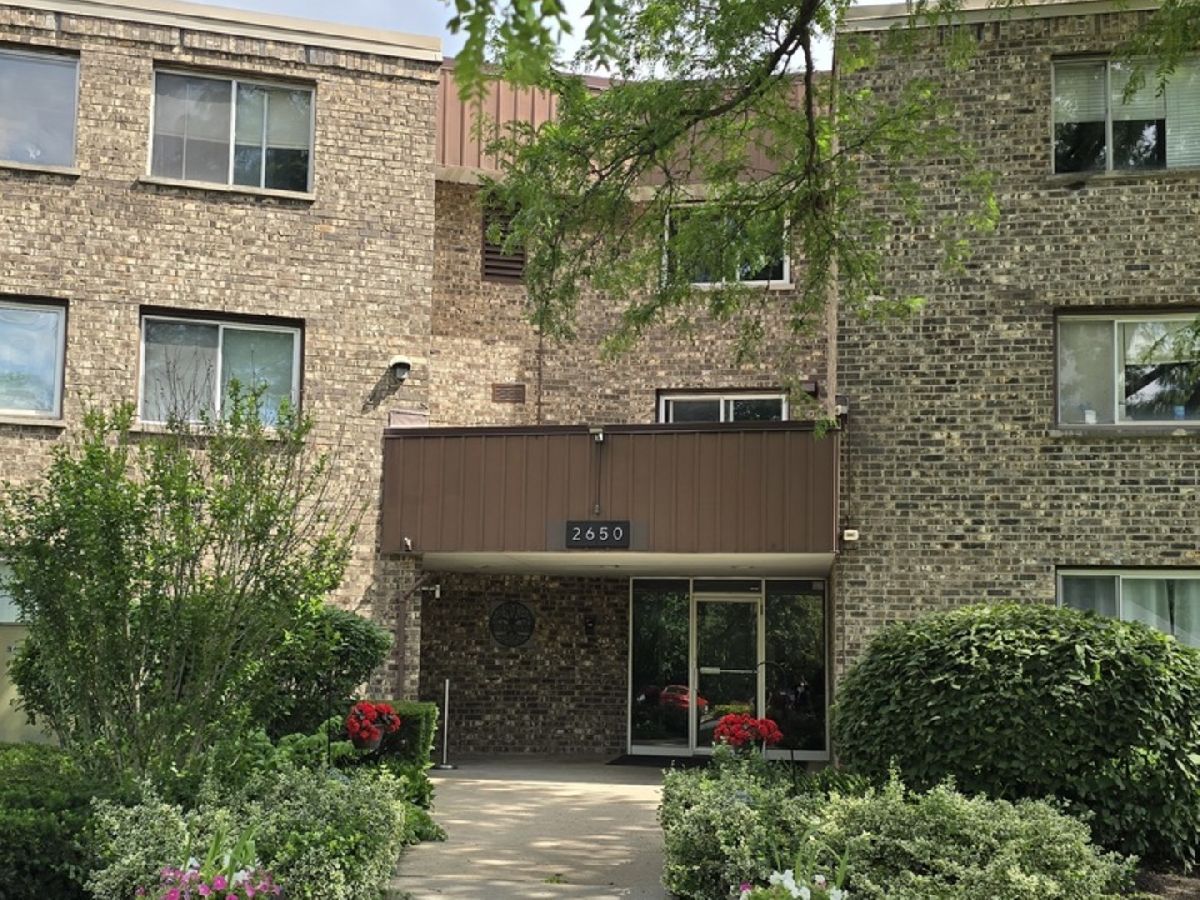  For Rent Rolling Meadows Illinois, 2650 Brookwood Way