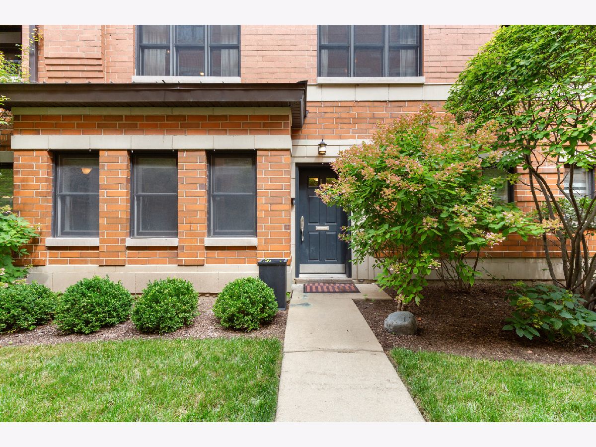  For Sale Chicago Illinois, 3842 Southport Avenue
