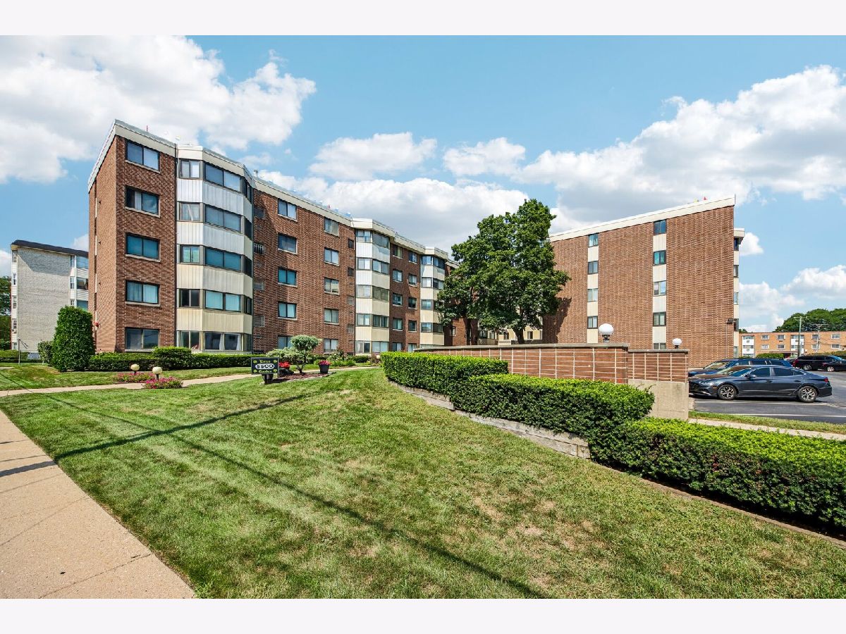  For Sale Morton Grove Illinois, 5500 Lincoln Avenue
