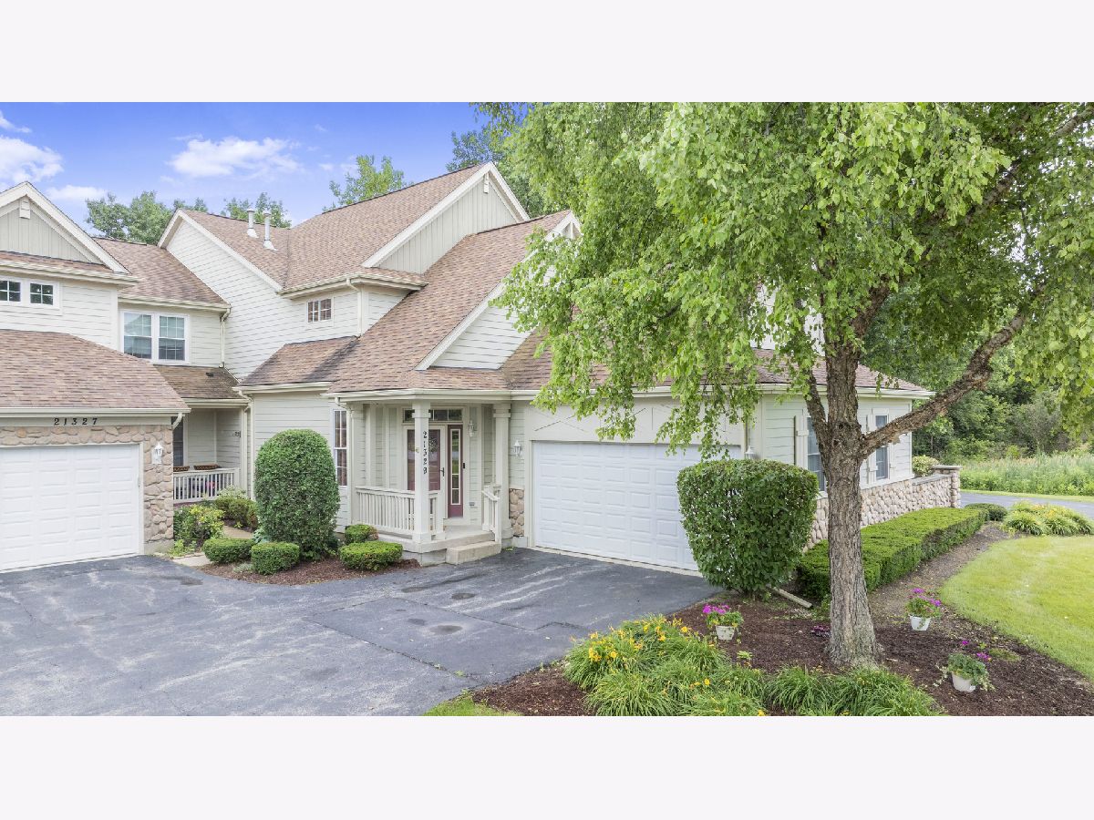 Townhomes & Condos & Homes For Sale Windy Hill Farm Frankfort Illinois, 21329 Windy Hill Drive