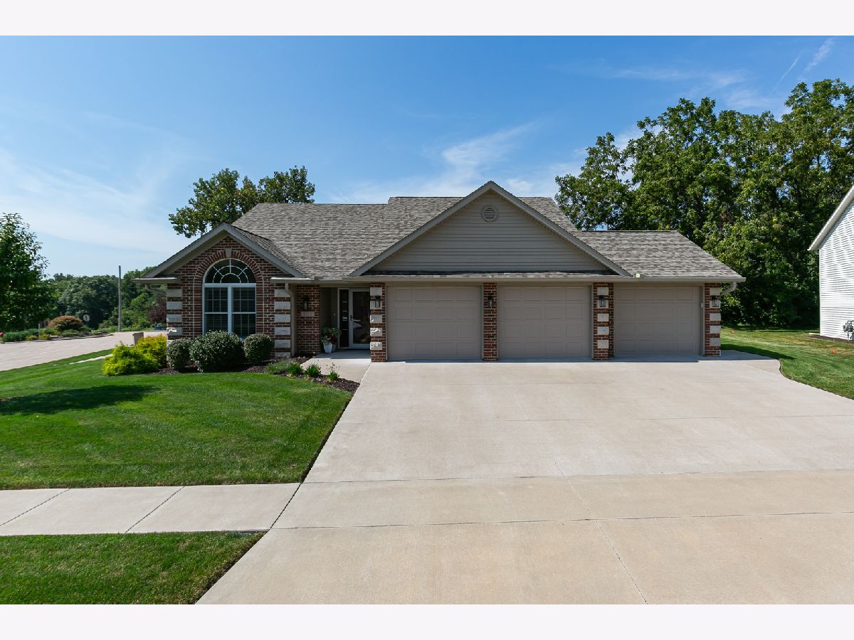  For Sale Silvis Illinois, 1111 33rd Ave Circle