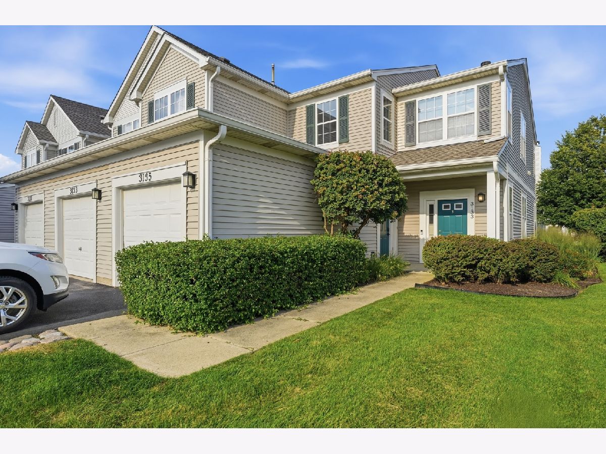  For Rent Lindenhurst Illinois, 3133 Falling Waters