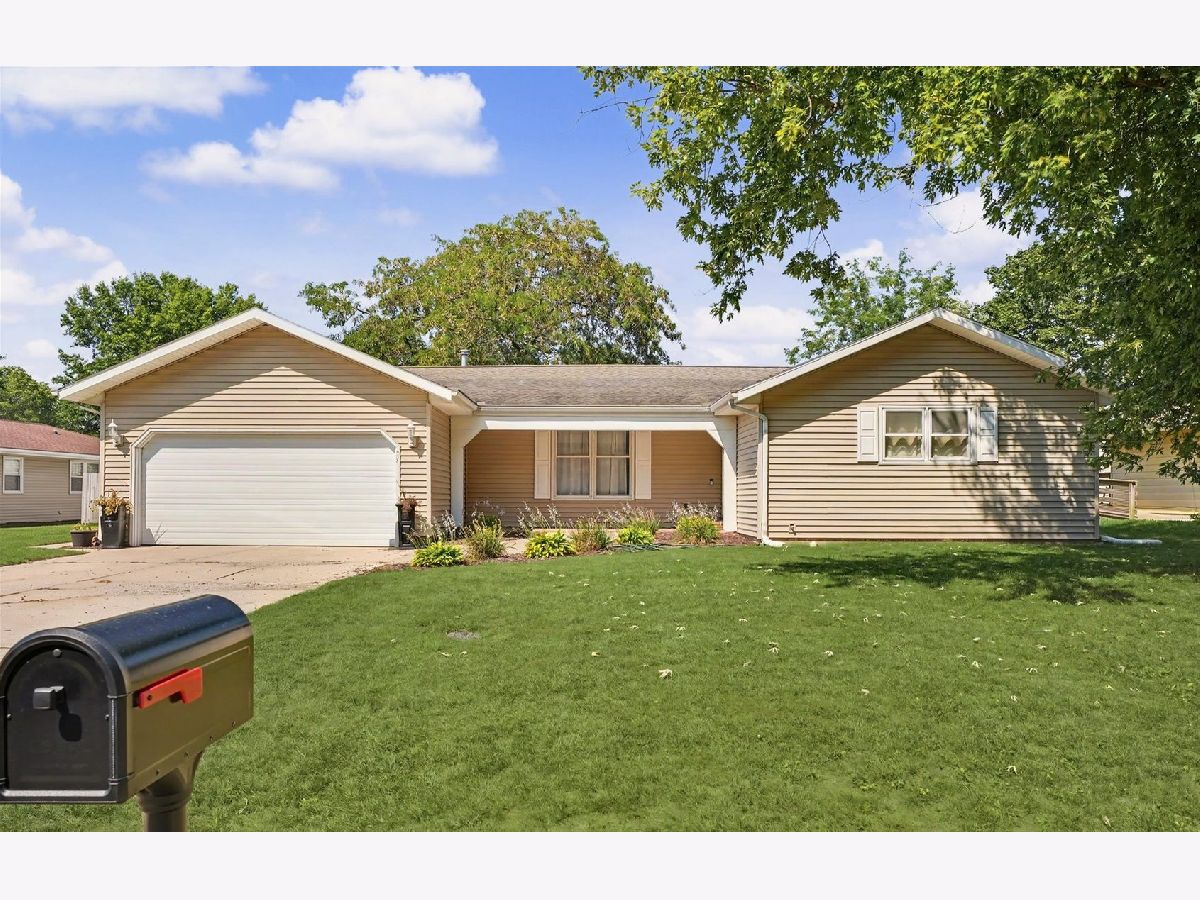  For Sale Monticello Illinois, 908 Hillside Court