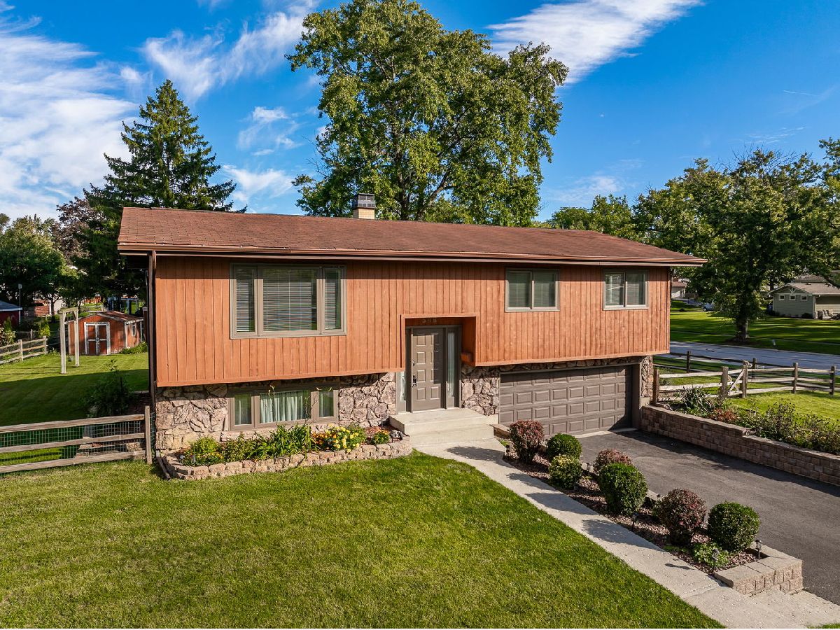 Homes & Townhomes For Sale Meadows Lisle Illinois, 588 Kohley Road
