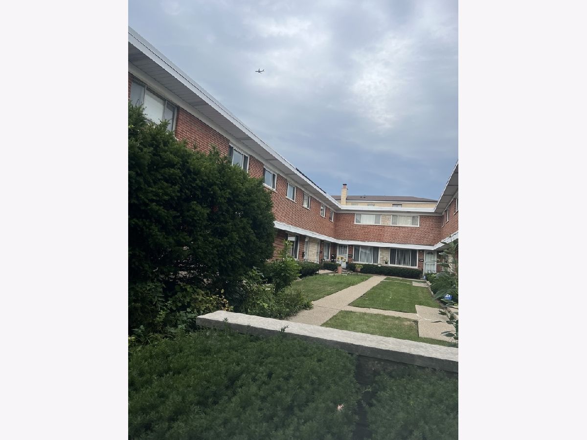  For Sale Chicago Illinois, 3950 Glenlake Avenue