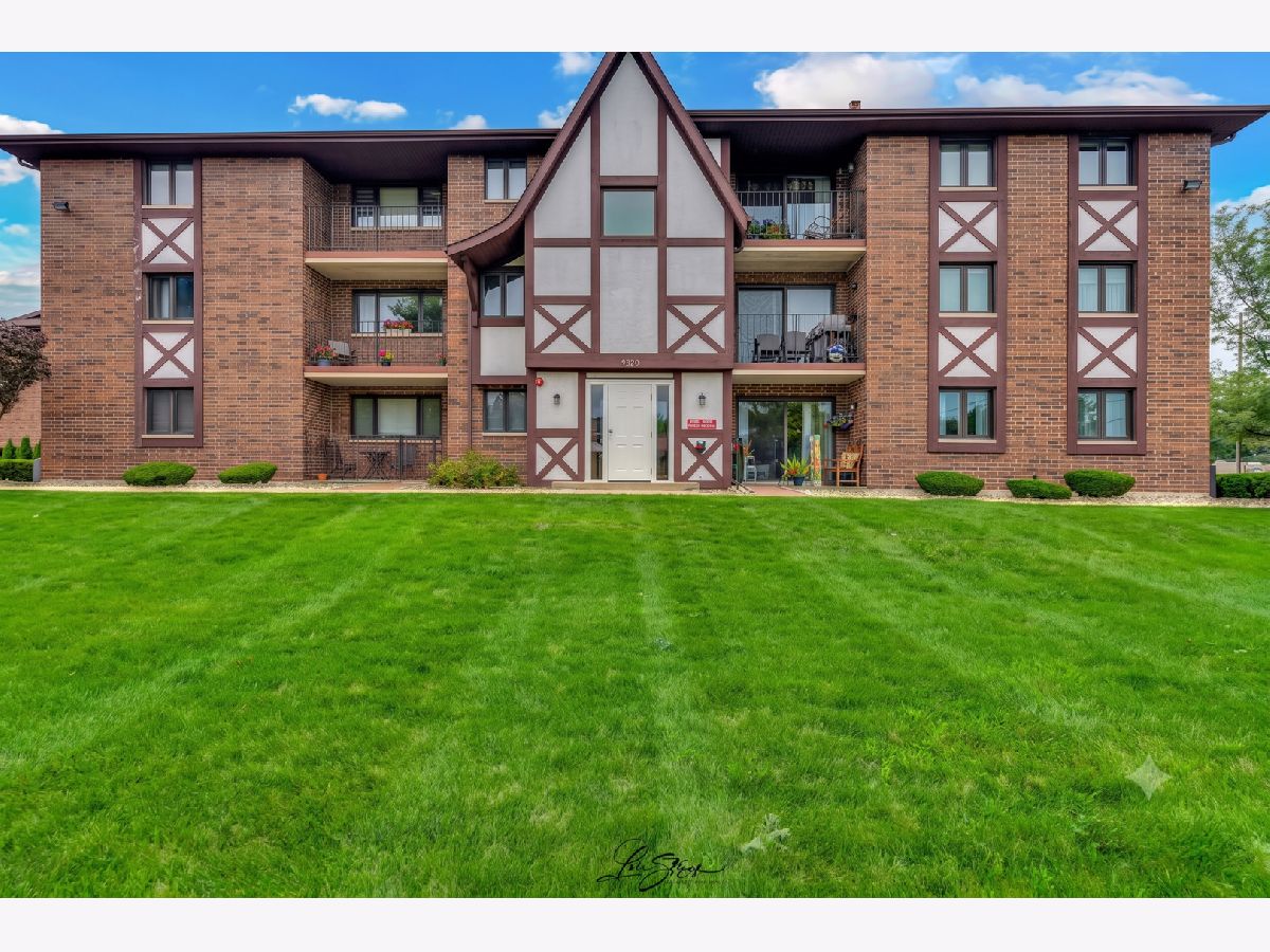 For Sale Palos Hills Illinois, 10521 Roberts Road