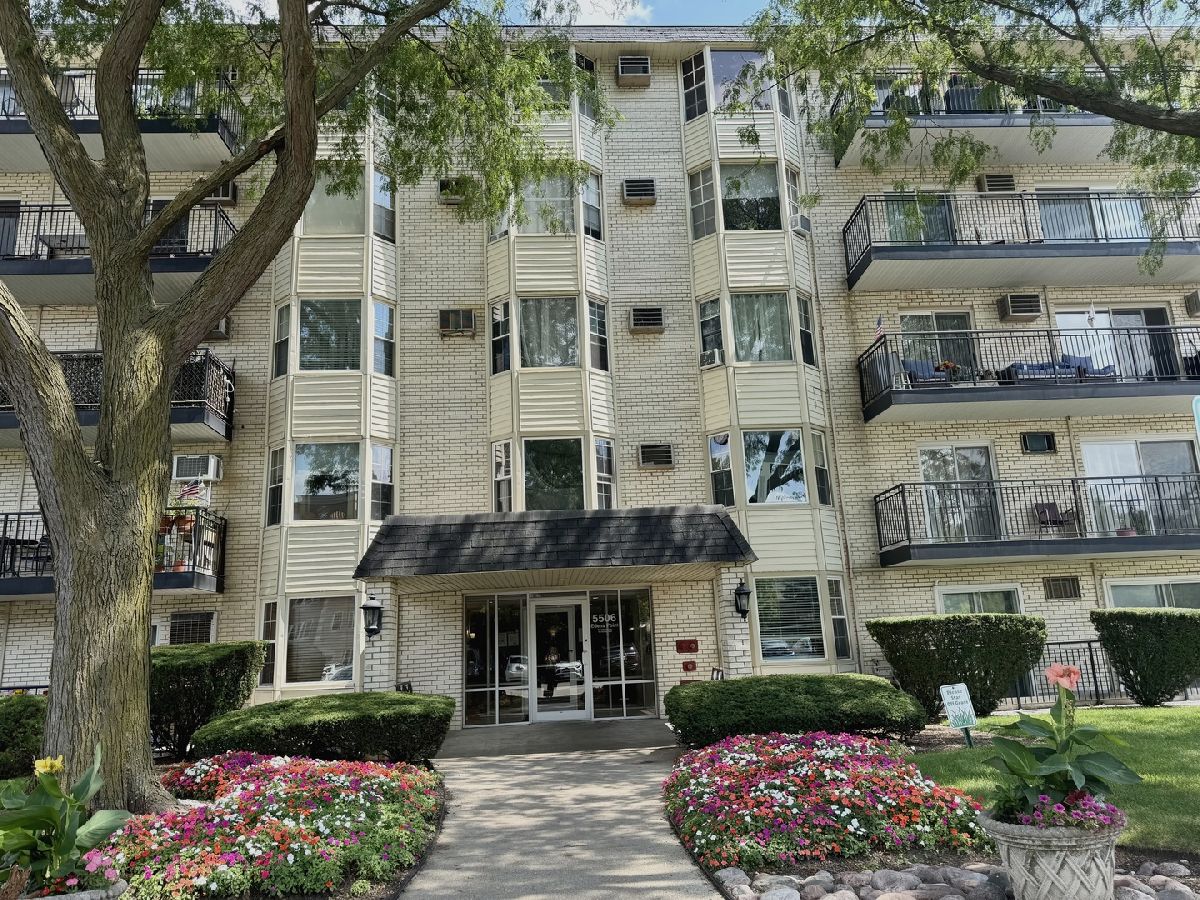  For Sale Morton Grove Illinois, 5506 Lincoln Avenue