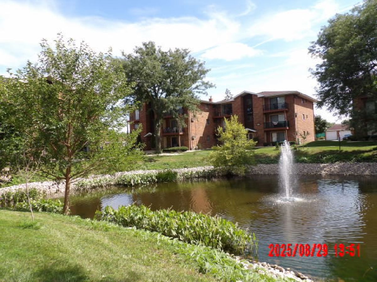 For Rent Oak Forest Illinois, 15740 Lake