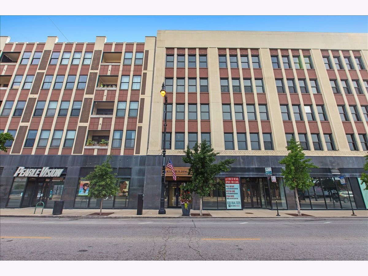  For Sale Chicago Illinois, 4015 Milwaukee Avenue