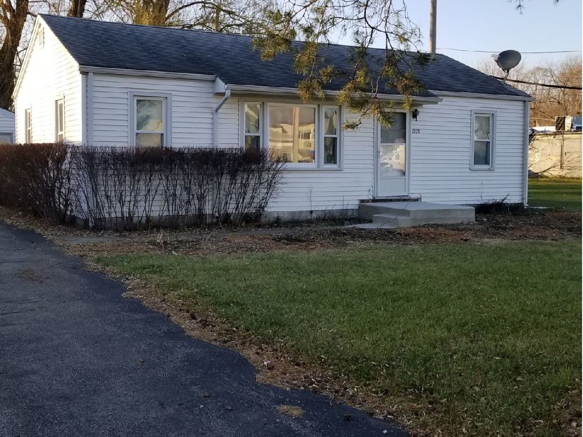  For Rent Waukegan Illinois, 2128 Frolic