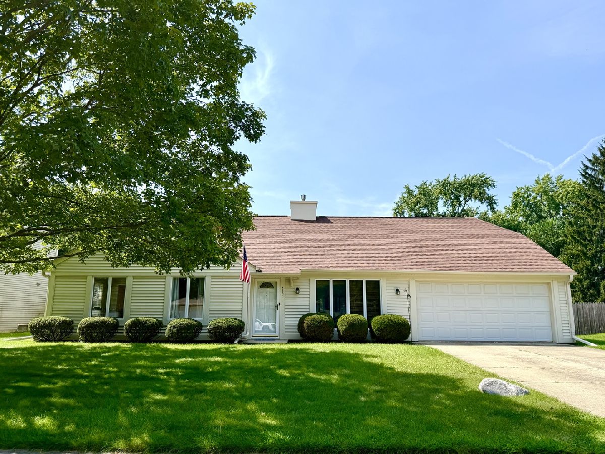 Homes For Sale Boulder Hill Oswego Illinois, 319 Boulder Hill