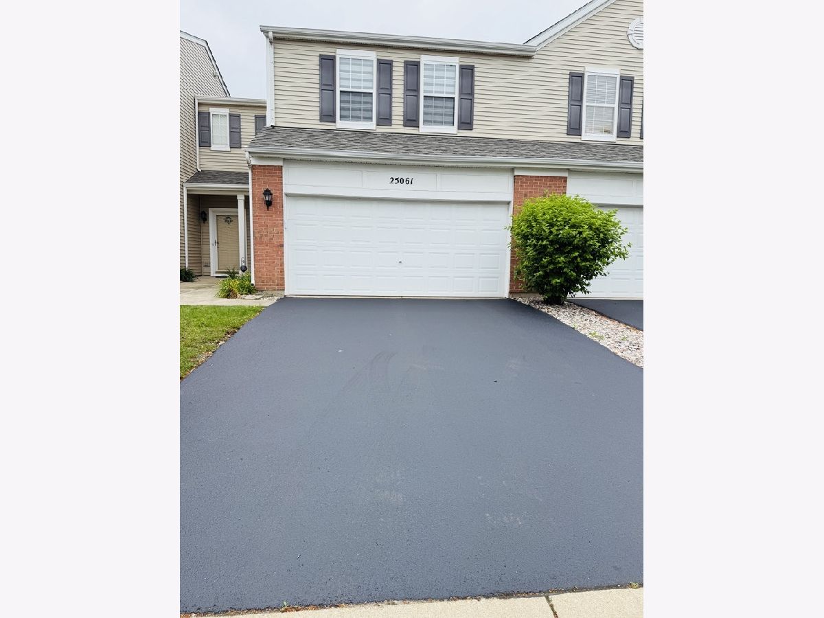  For Sale Manhattan Illinois, 25061 Clare Circle