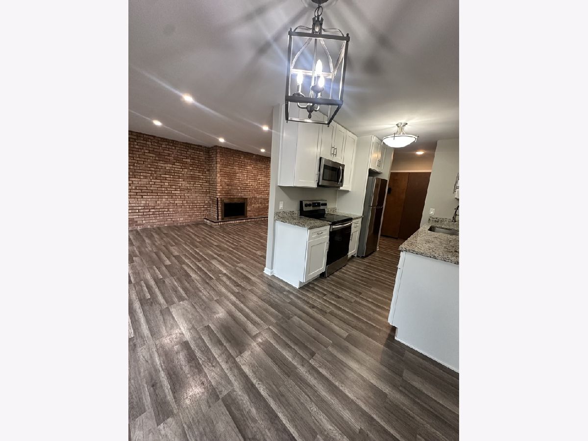 Condos & Townhomes For Rent Four Lakes Lisle Illinois, 5500 Hillcrest