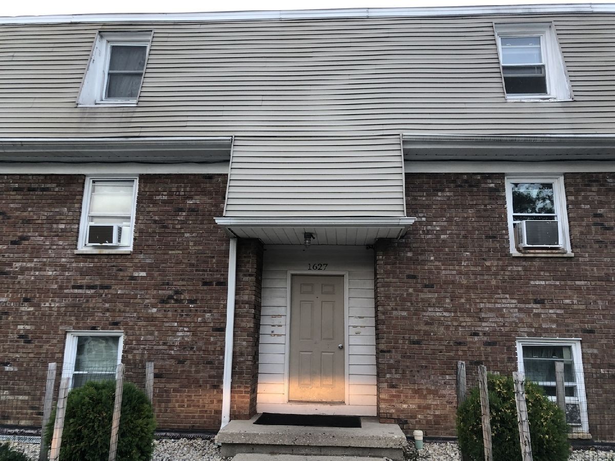  For Rent Round Lake Beach Illinois, 1627 Woodbine