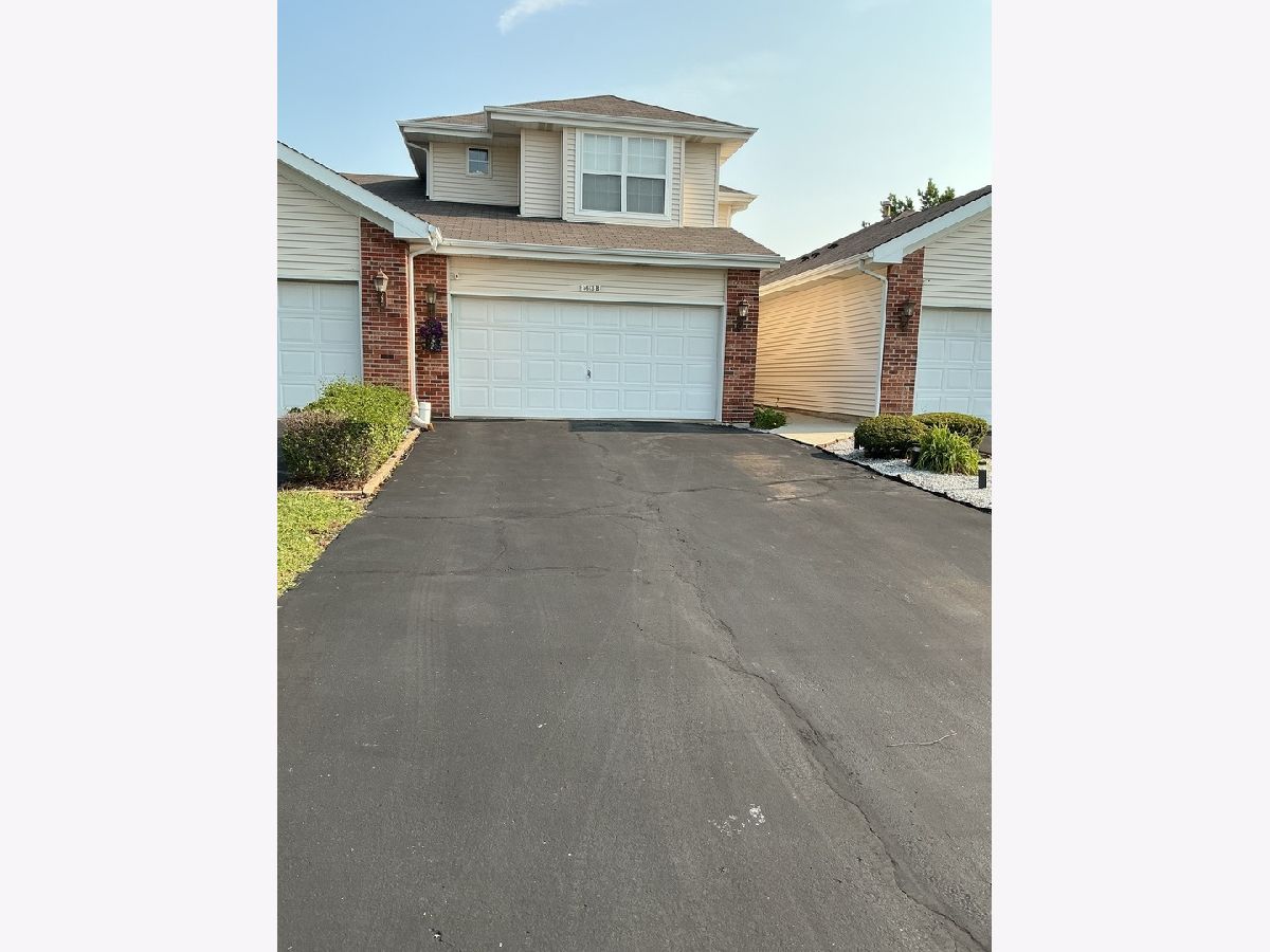  For Sale Monee Illinois, 5613 Sutton Place