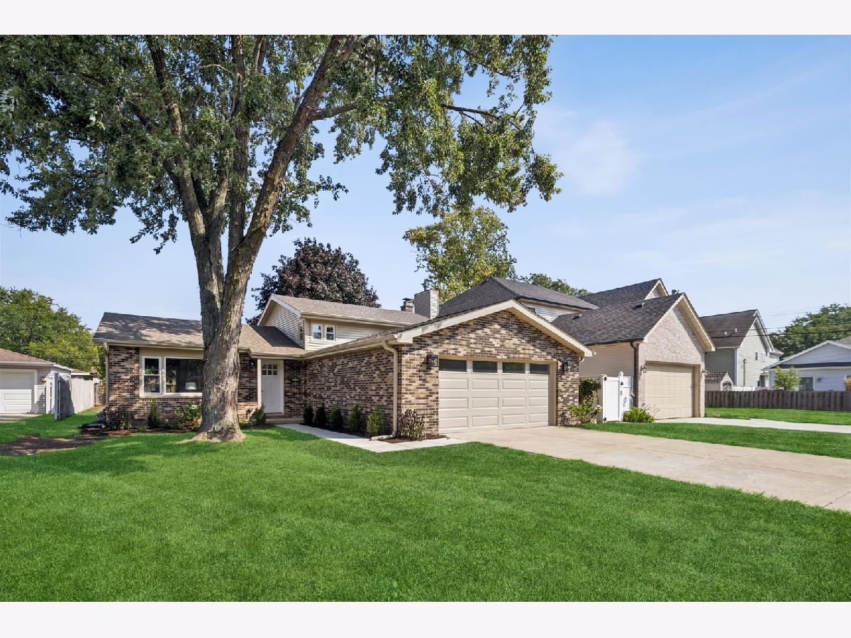  For Sale Lombard Illinois, 525 Clarendon Avenue