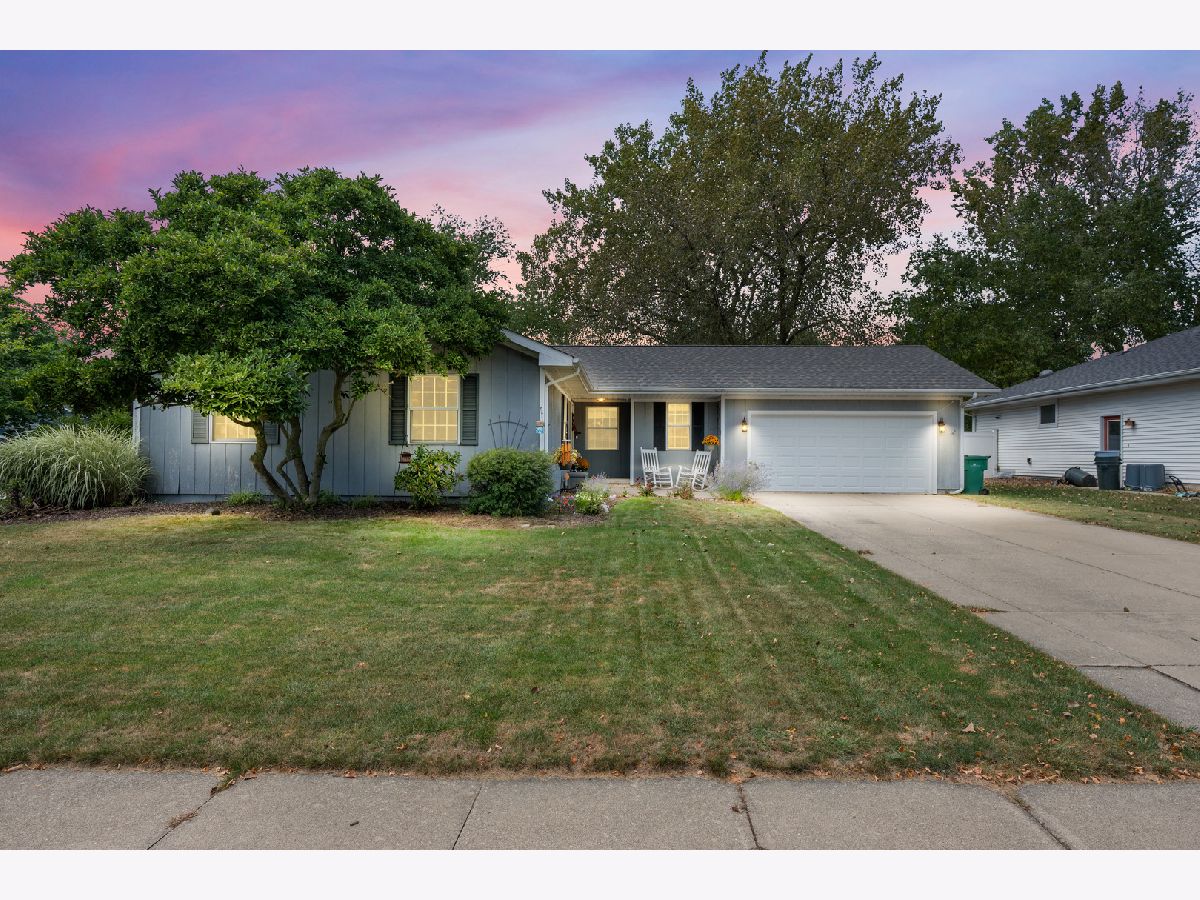 Homes For Sale Maple Terrace Sycamore Illinois, 1301 Larson Street