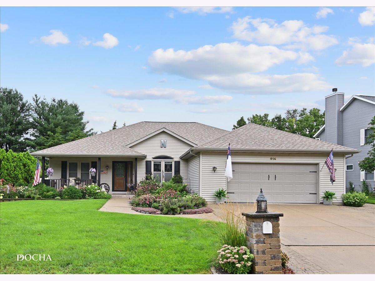  For Sale Ottawa Illinois, 614 Magnolia Lane
