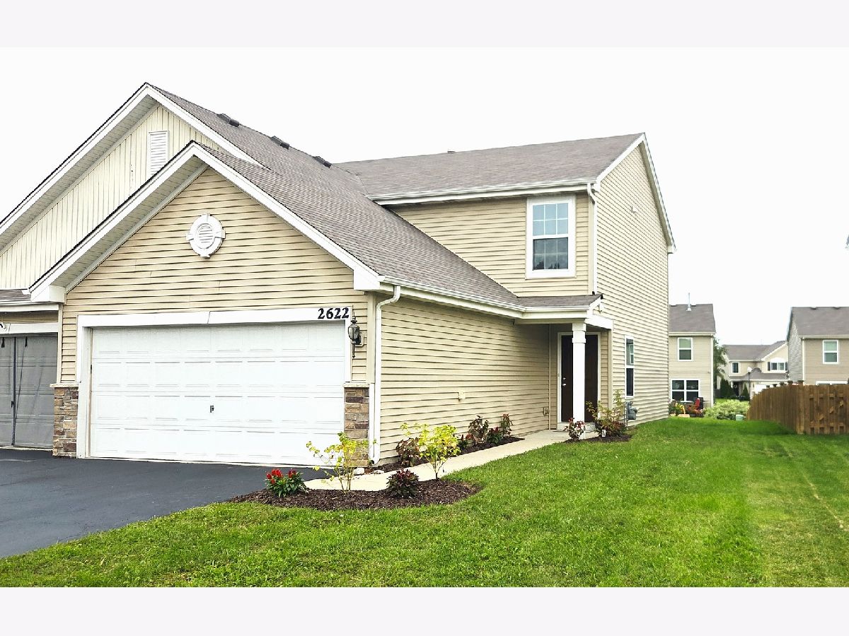  For Sale Hampshire Illinois, 2622 Hearthstone Drive