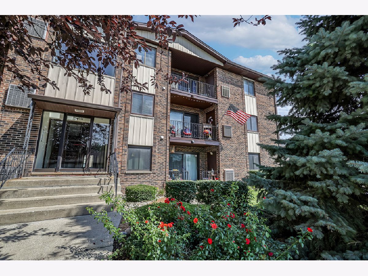  For Sale Crestwood Illinois, 14035 Laramie Avenue