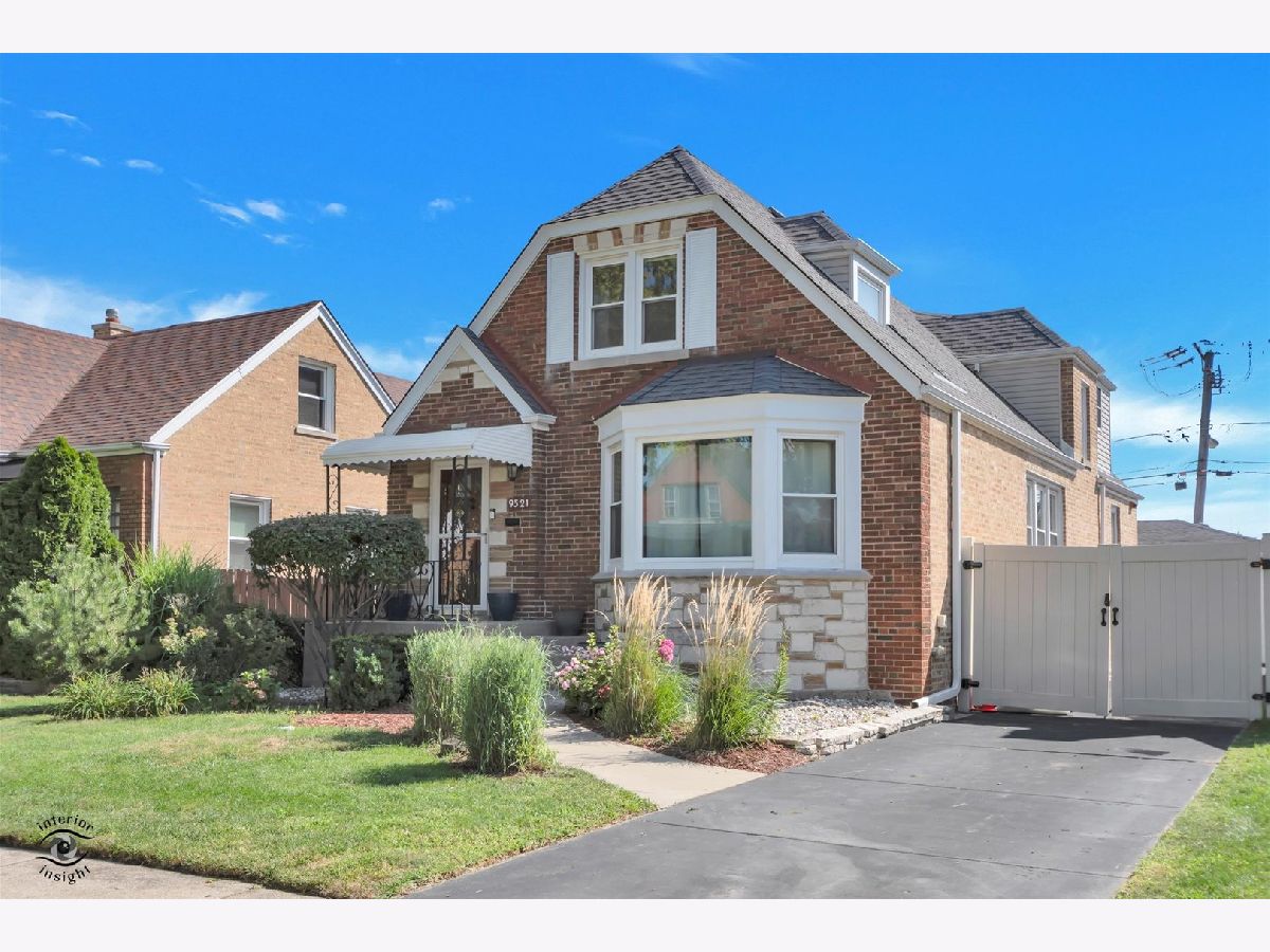  For Sale Evergreen Park Illinois, 9521 Sawyer Avenue