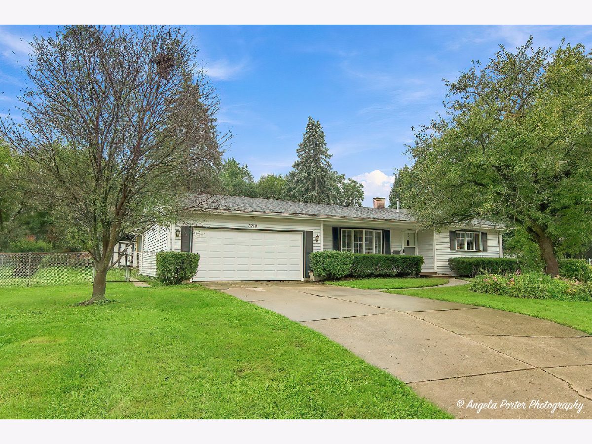  For Sale Mchenry Illinois, 1015 Somerset