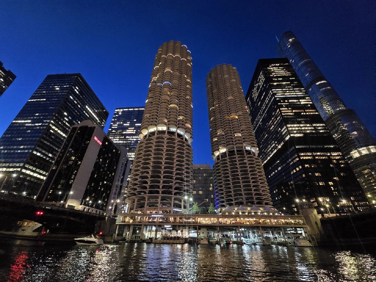  Rented Chicago Illinois, 300 State