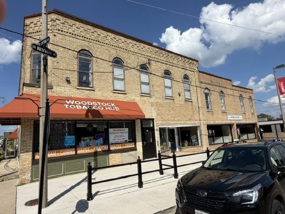  For Sale Woodstock Illinois, 226 Benton Street