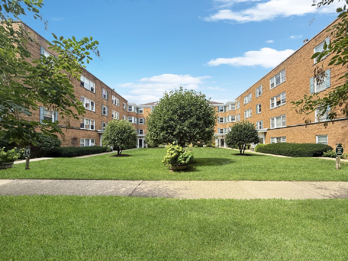  For Sale Evanston Illinois, 520 Michigan Avenue