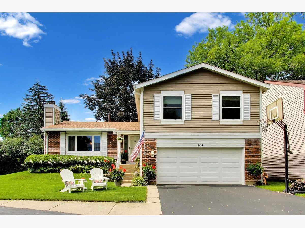  For Sale Rolling Meadows Illinois, 104 Lilac Court