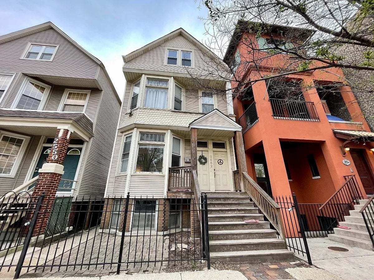  Rented Chicago Illinois, 2552 Southport
