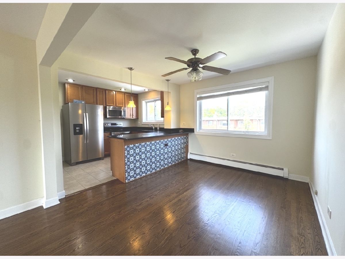  For Rent Skokie Illinois, 4842 Conrad
