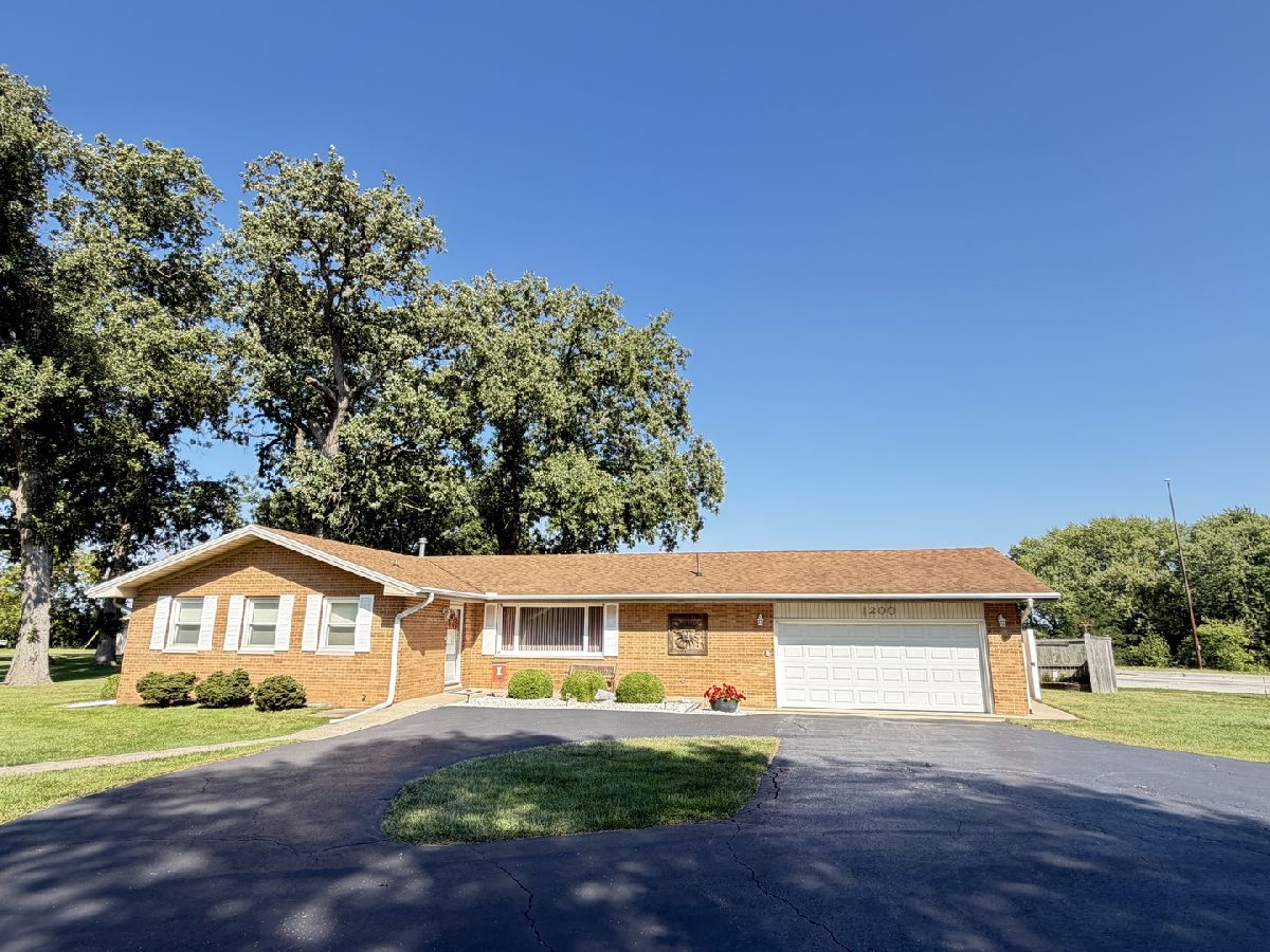 For Sale Farmer City Illinois, 1200 Richardson Street