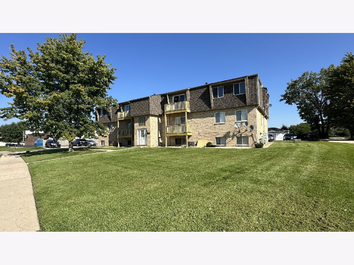  For Rent Crest Hill Illinois, 2390 Bicentennial