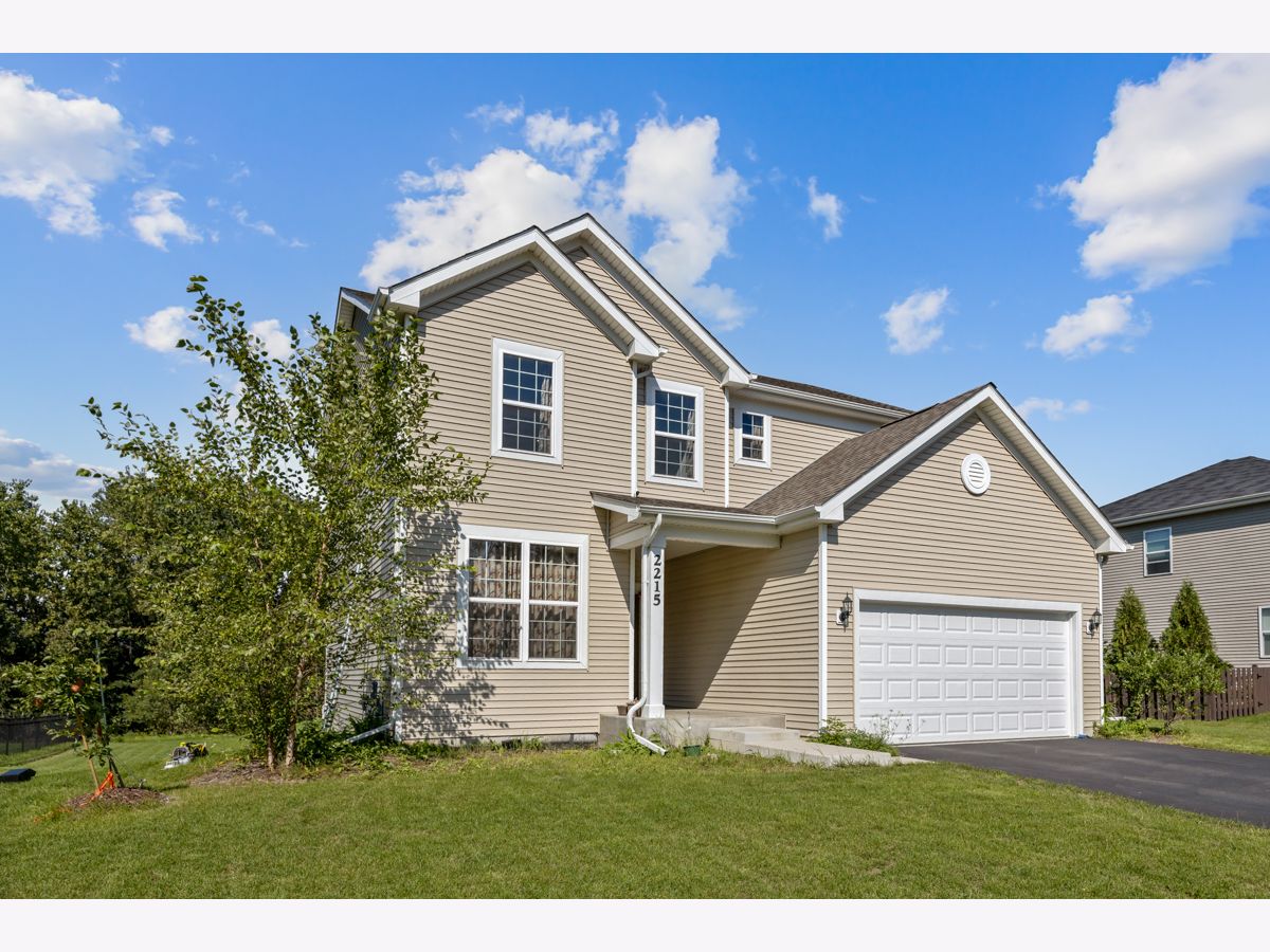 Homes For Rent Walnut Glen Island Lake Illinois, 2215 Walnut Glen